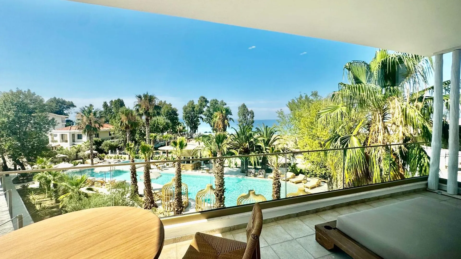 Aparthotel Nusa Suites & Villas Pefkochori