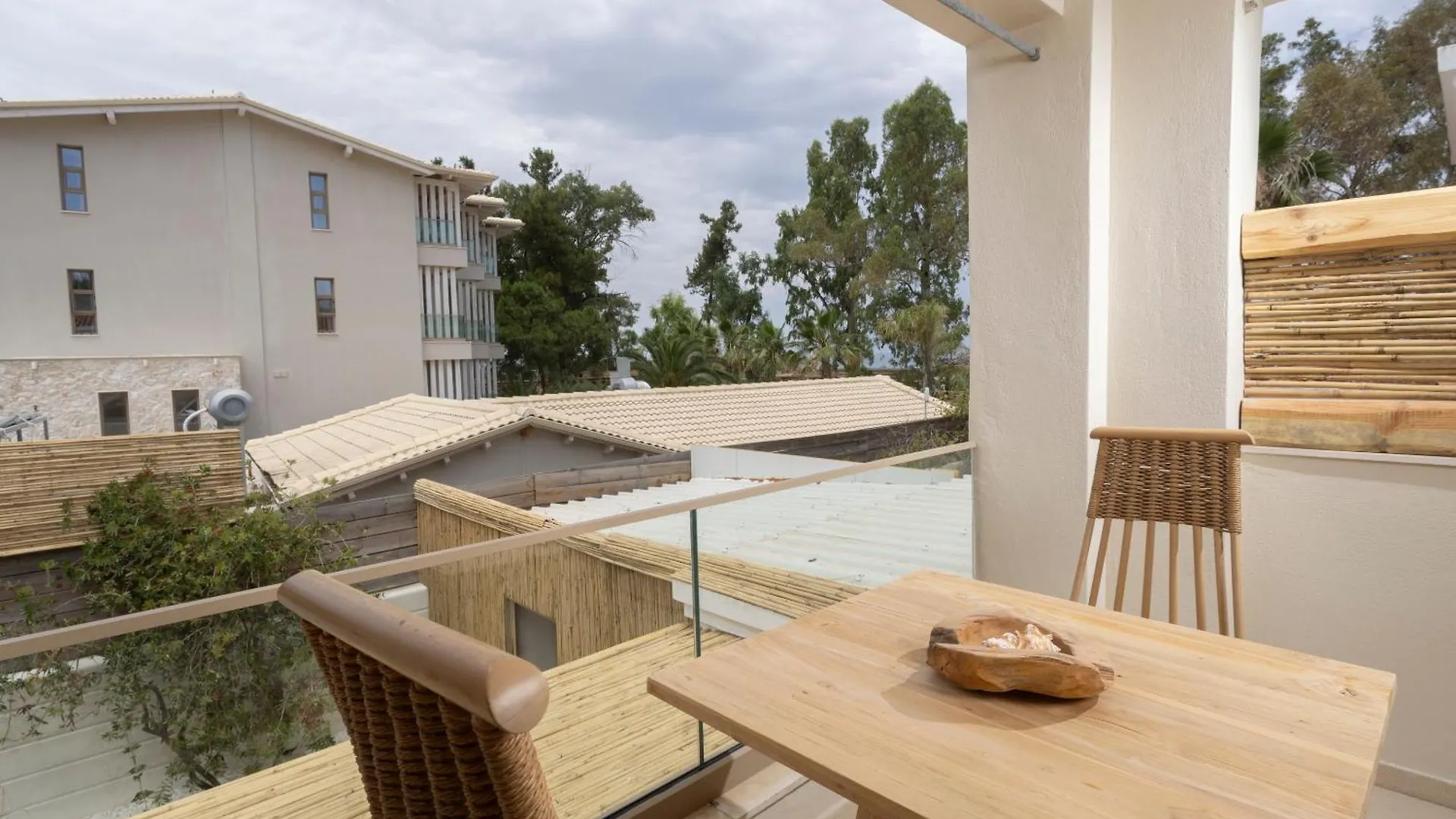 Aparthotel Nusa Suites & Villas Pefkochori