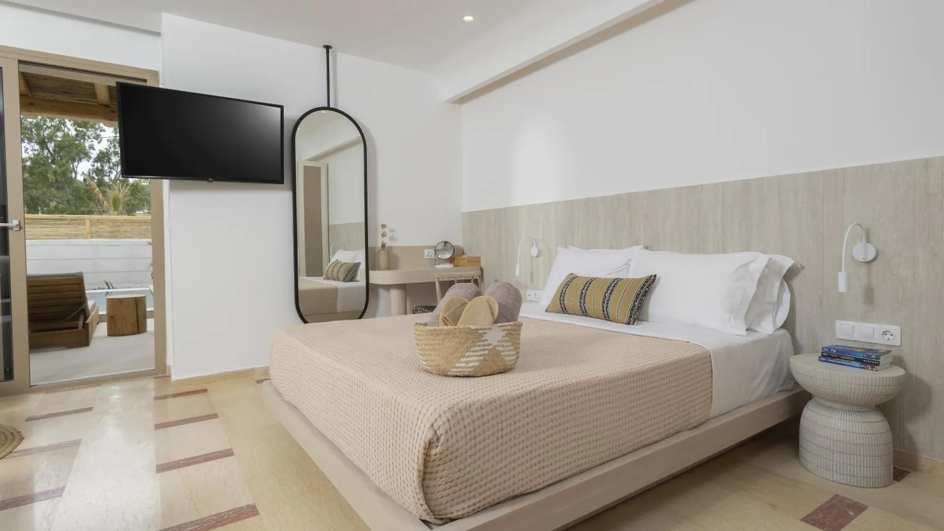 Nusa Suites & Villas Pefkochori Aparthotel