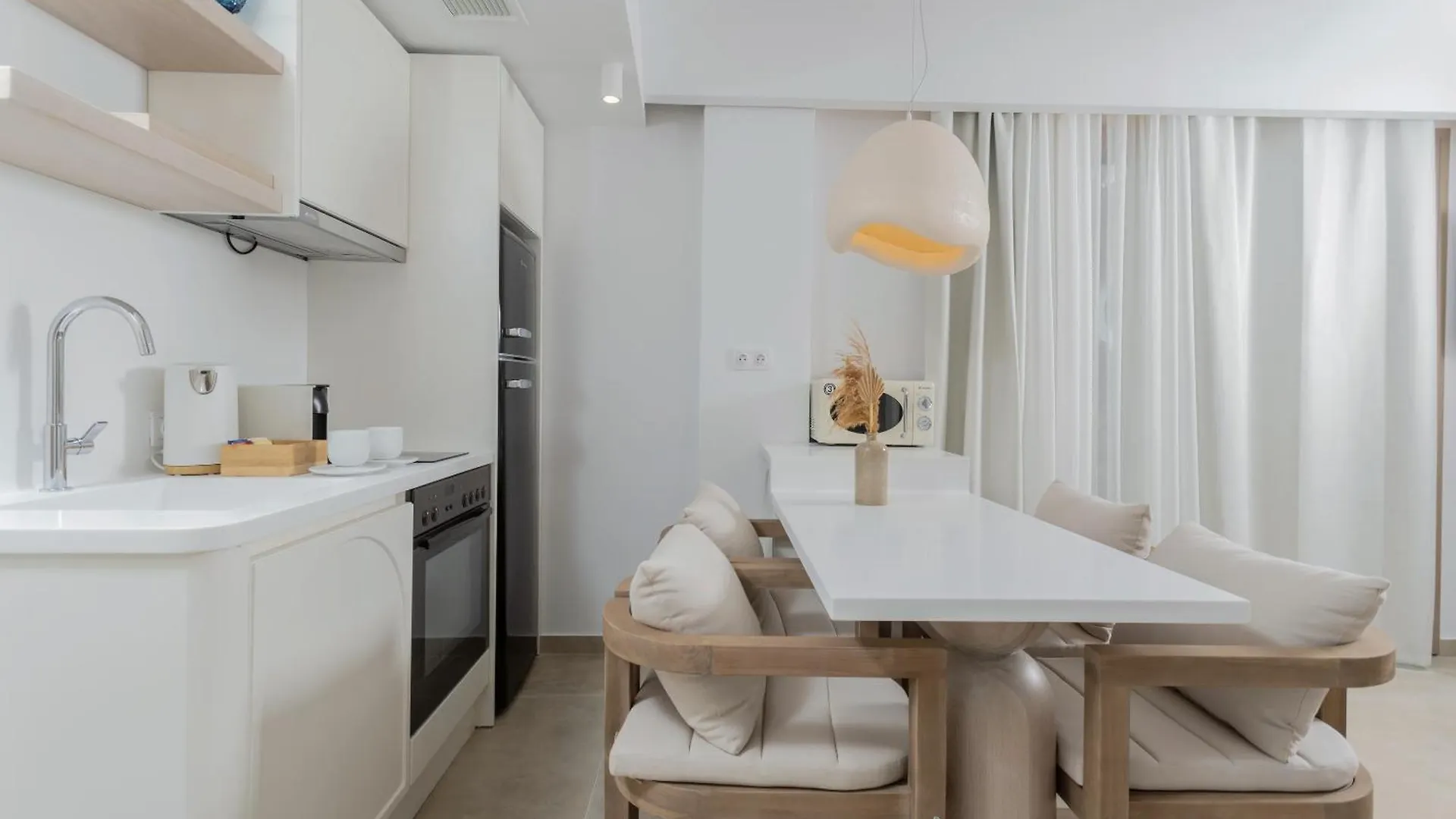 Aparthotel Nusa Suites & Villas Pefkochori