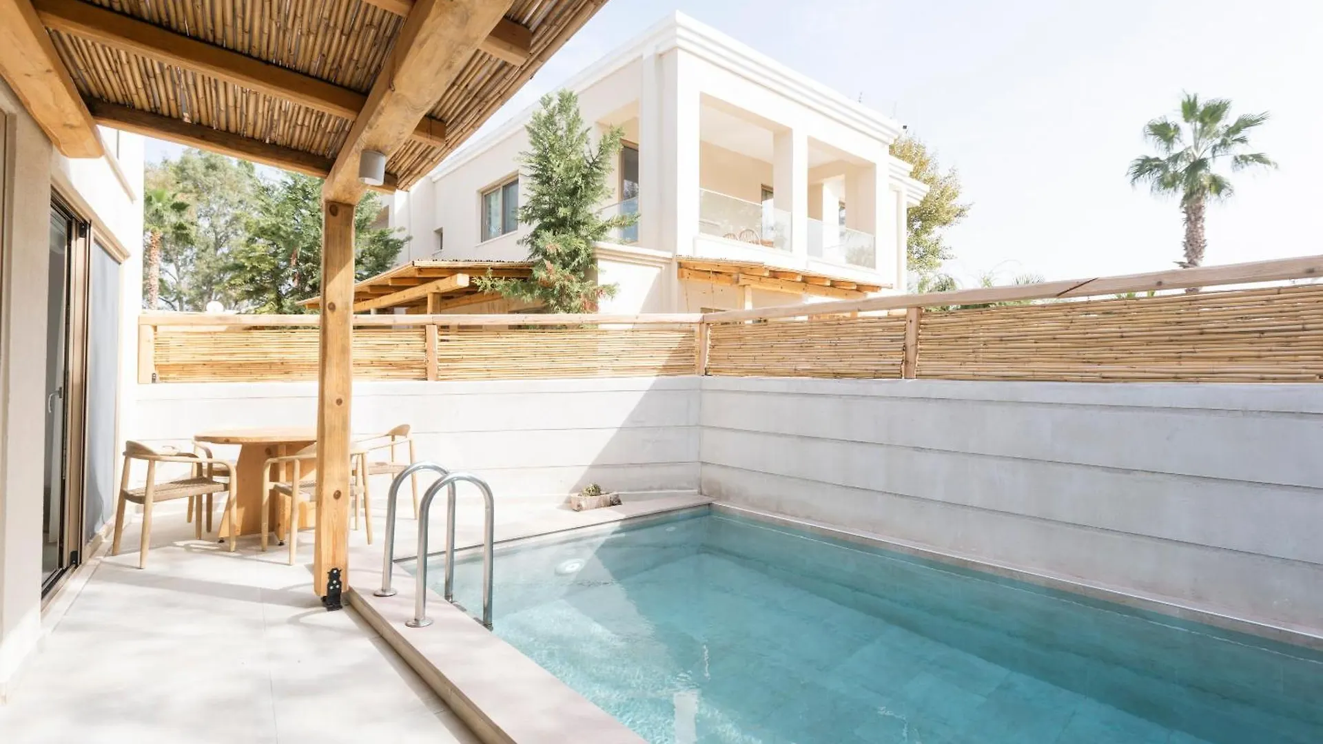 Nusa Suites & Villas Pefkochori