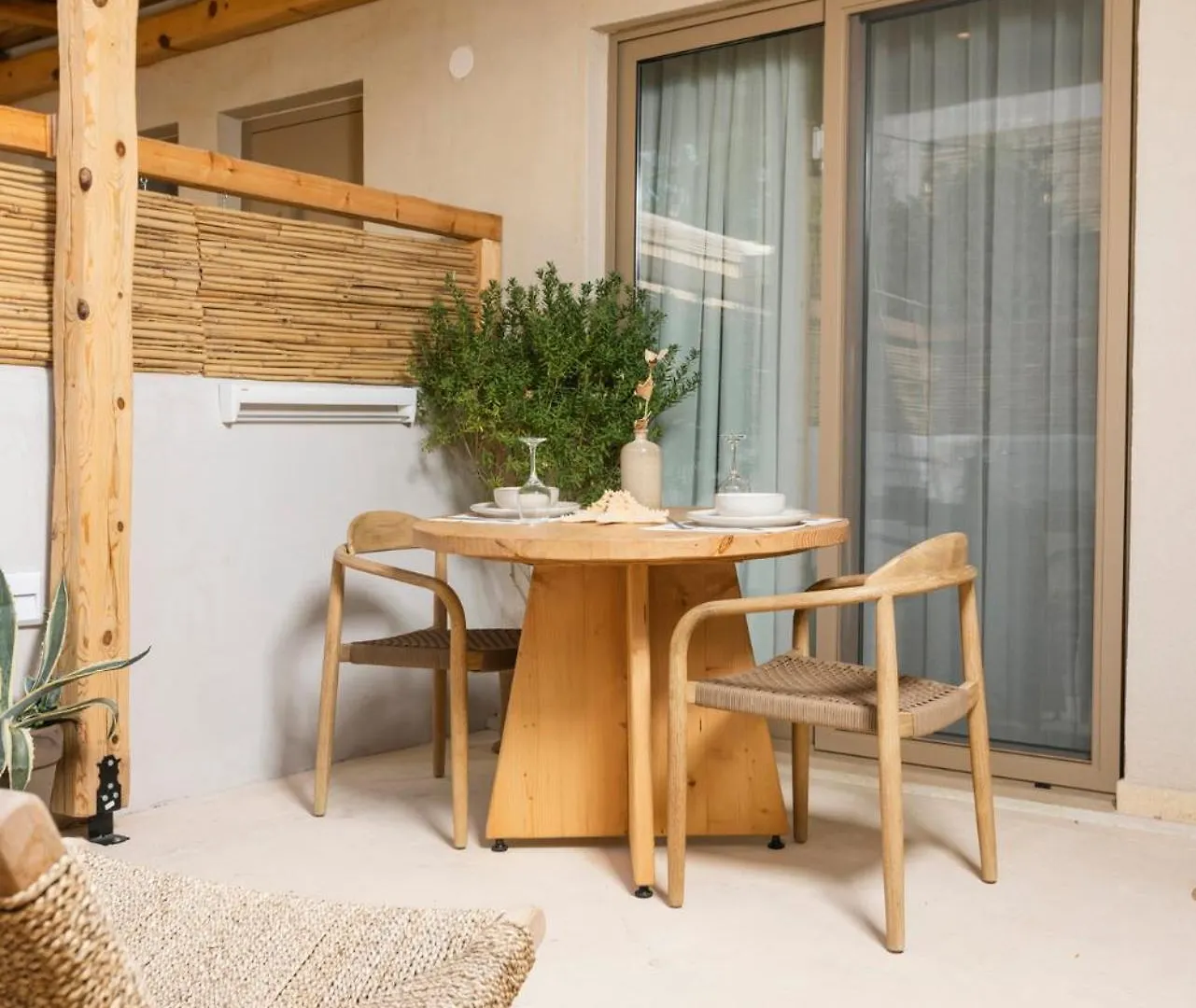 Nusa Suites & Villas Pefkochori Greece