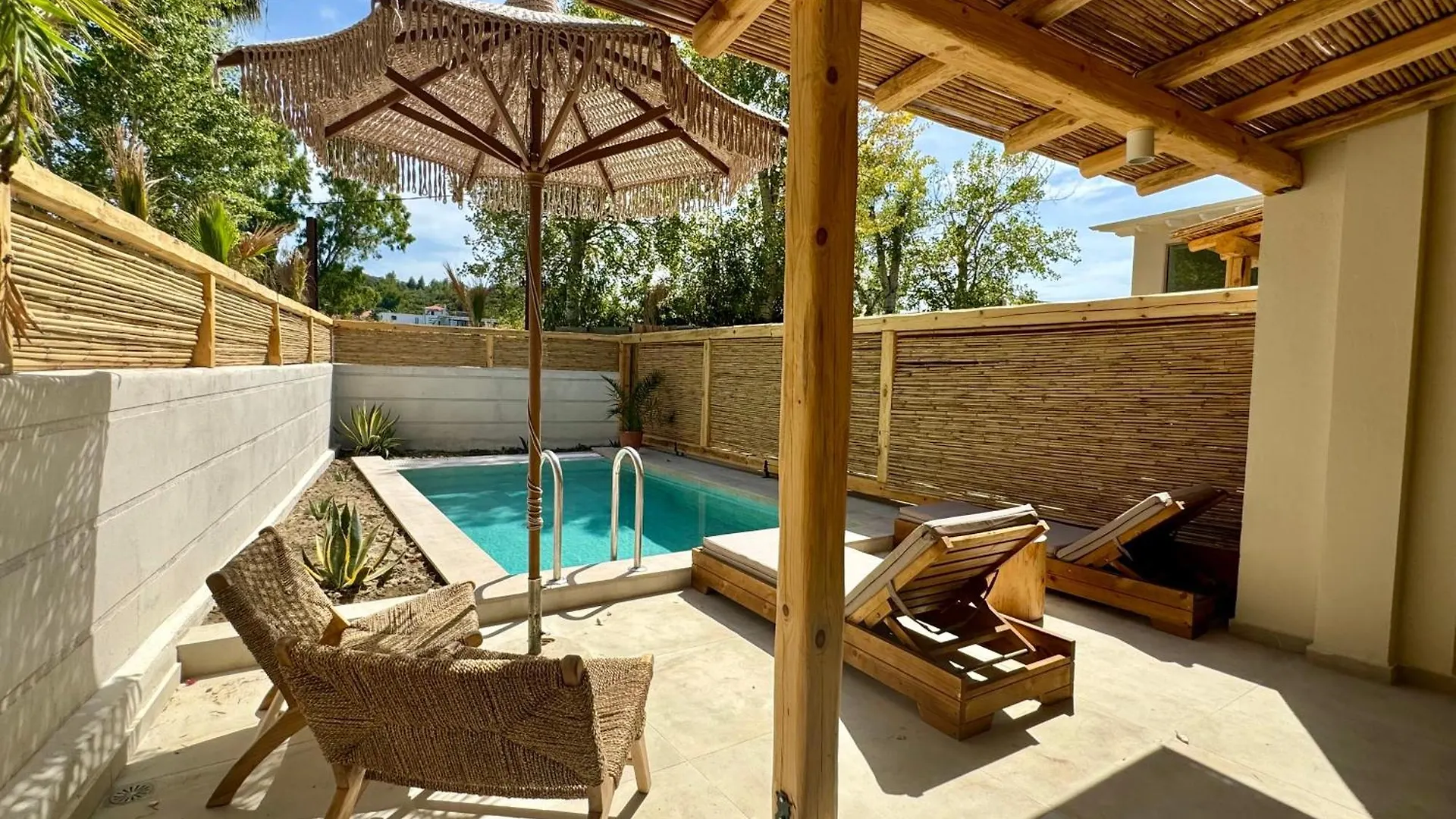 Nusa Suites & Villas Pefkochori 0*,  Greece