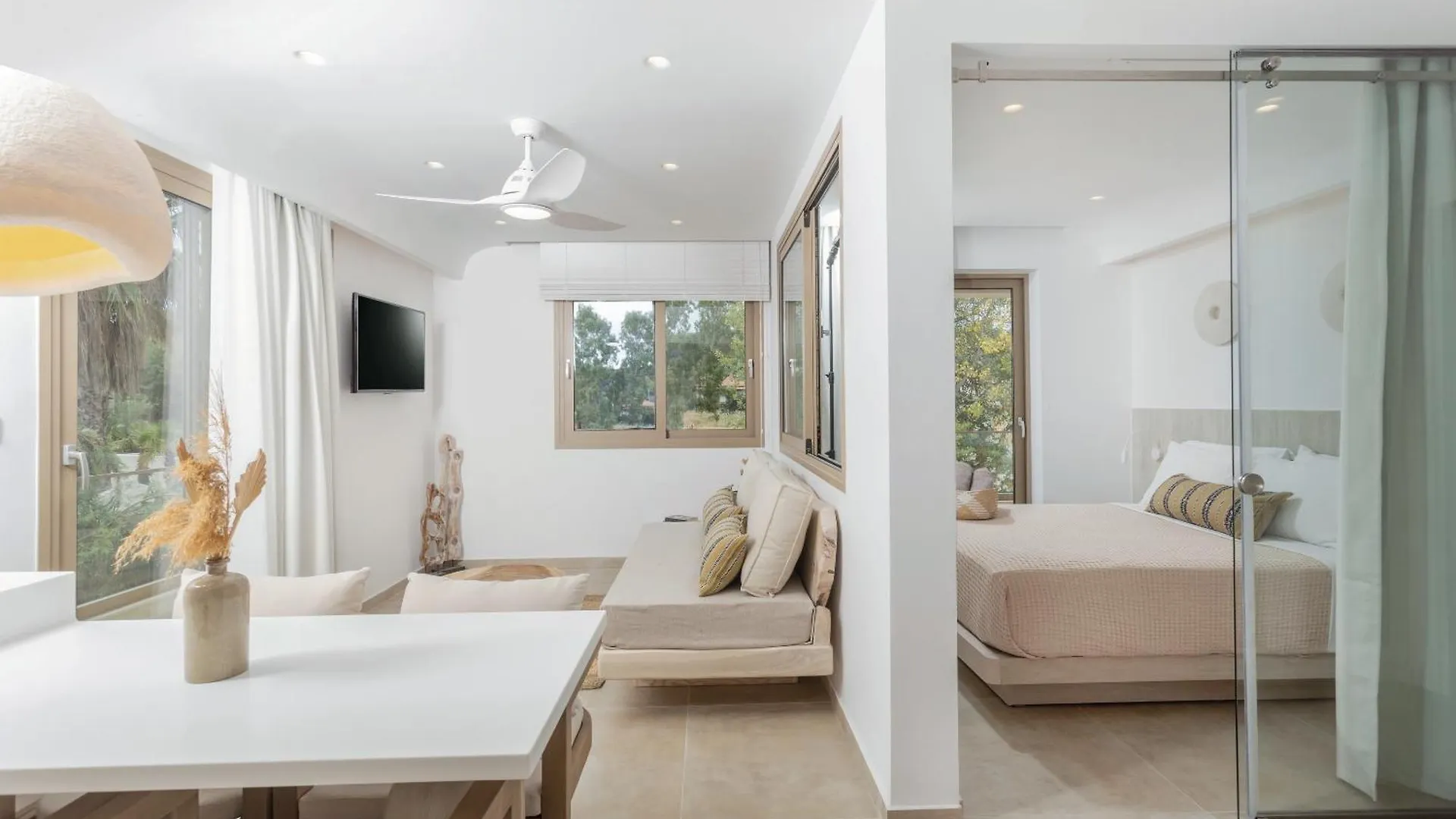 Hotel apartamentowy Nusa Suites & Villas Pefkochori Grecja