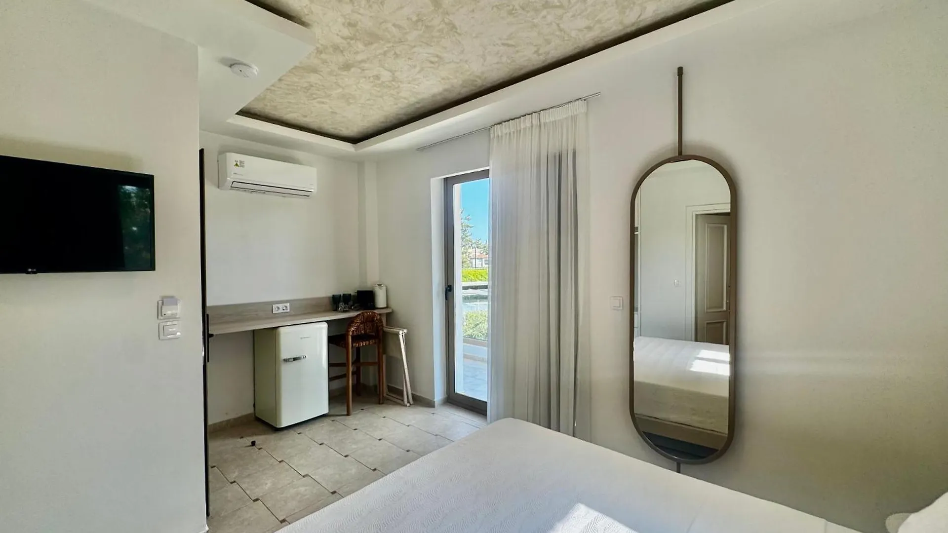 Nusa Suites & Villas Pefkochori Hotel apartamentowy