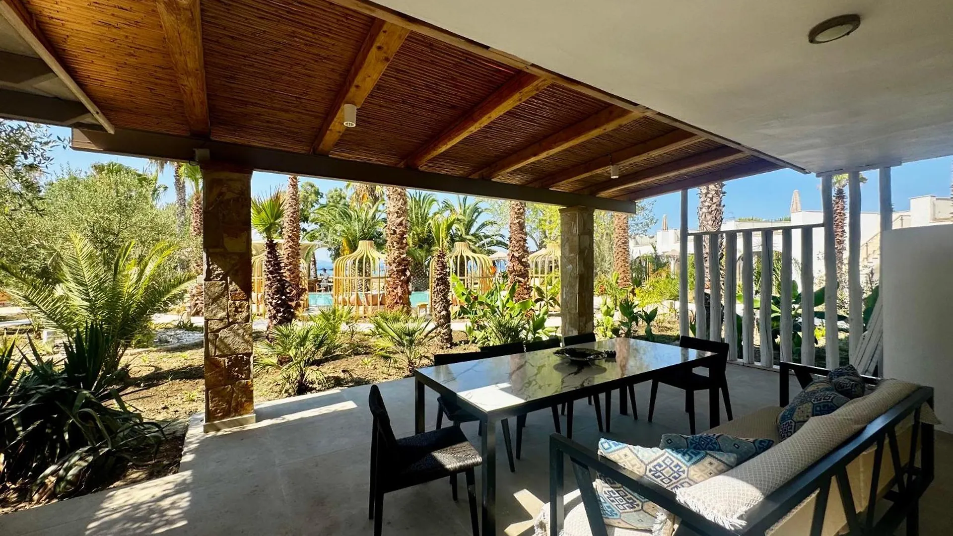 Nusa Suites & Villas Pefkochori